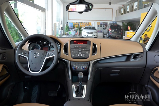 2013款 1.4T 七座豪華型