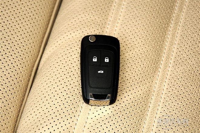 2013款 2.0T 兩驅豪華型