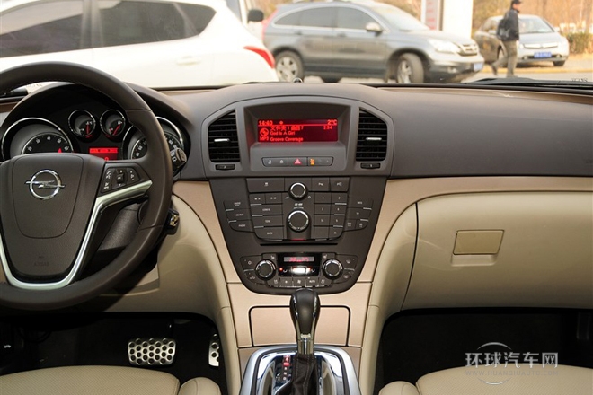 2013款 2.0T 兩驅豪華型