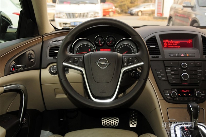 2013款 2.0T 兩驅豪華型