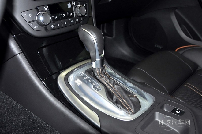 2013款 2.0T 四驅運動型