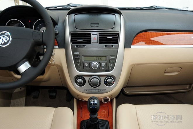 2013款 1.5L 手動(dòng) 尊享型