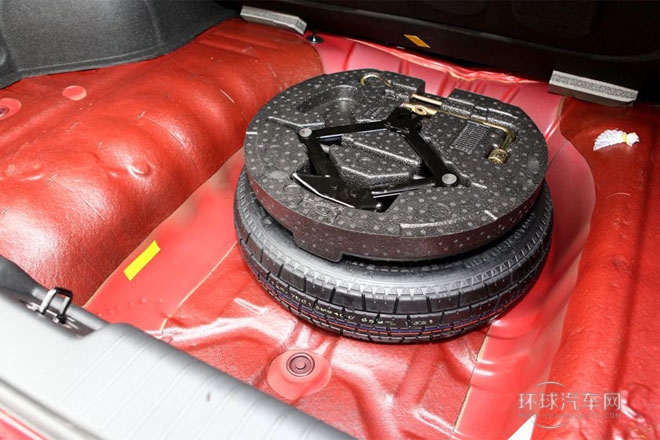 2013款 1.5L 自動 尊享型