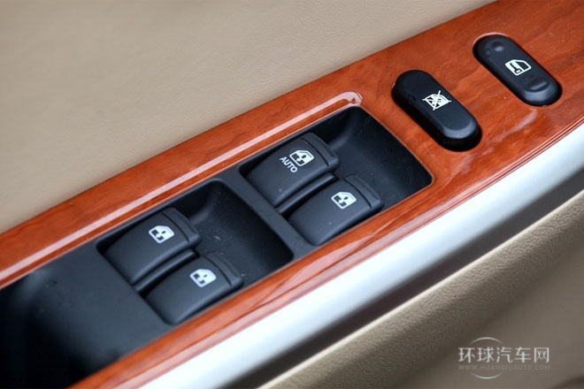 2013款 1.5L 自動(dòng) 尊享型