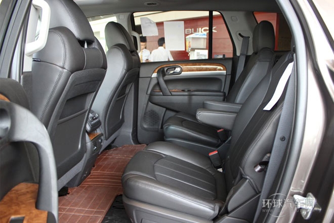 2013款3.6L 兩驅(qū)雅致版