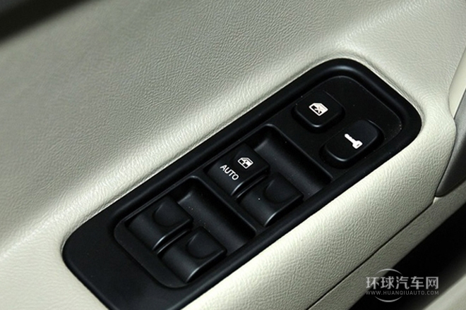 2012款 1.5L 手動豪華型