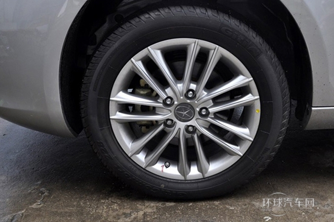 2012款 1.5L 手動豪華運(yùn)動型