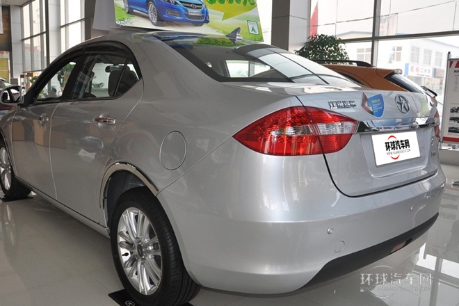 2012款 1.5L 手動商務豪華型