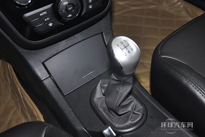 2012款 1.5L 手動商務豪華型