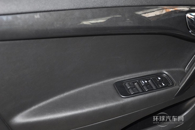 2012款 1.5L 手動商務豪華型