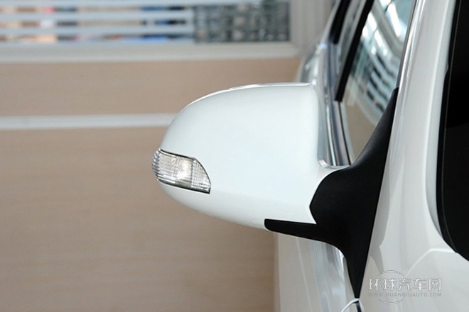 2012款 1.5L 手動尊貴運(yùn)動型