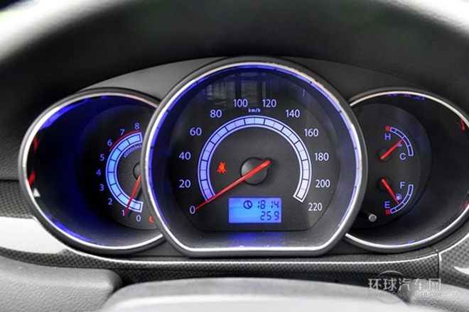 2012款 1.8L 手動尊逸運動型