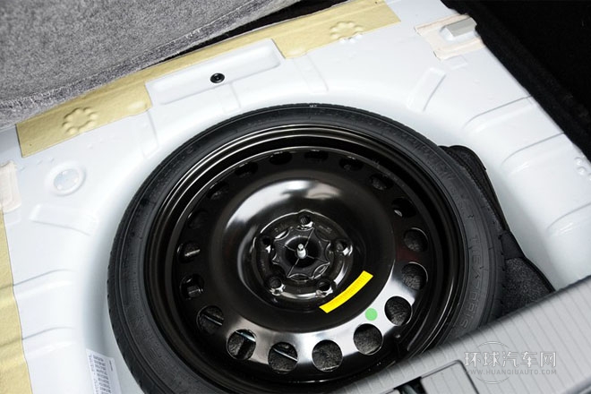 2014款 1.6L 自動(dòng) 時(shí)尚運(yùn)動(dòng)型