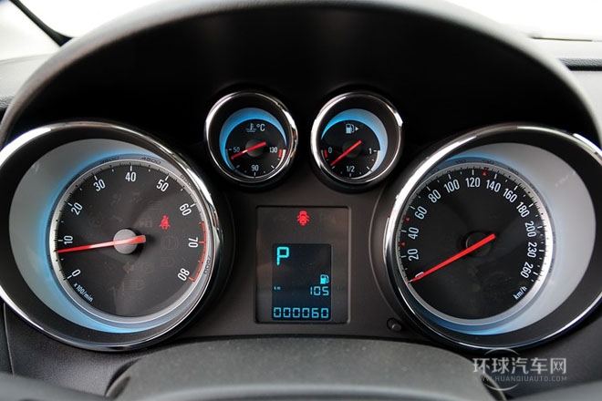 2014款 1.6L 自動(dòng) 時(shí)尚運(yùn)動(dòng)型