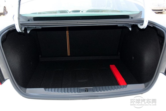 2013款 1.6T 自動 時尚運動型