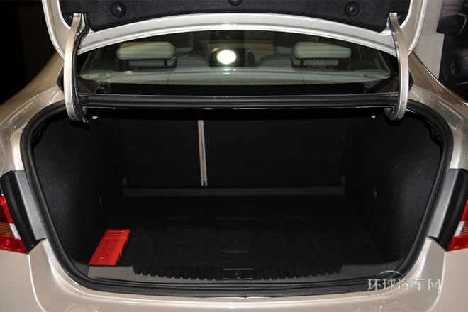 2013款 1.6L 手動(dòng) 進(jìn)取型