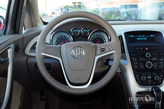 2013款 1.6L 自動(dòng) 時(shí)尚型