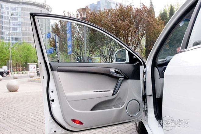 2014款 1.5L 手動(dòng)尊貴型