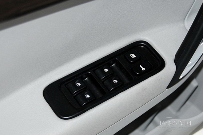 2014款 1.5L 手動尊貴型