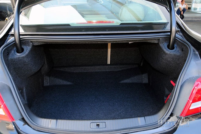 2013款 2.0T SIDI 技術型