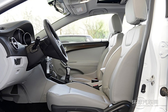 2014款 1.5L 手動(dòng)尊逸型