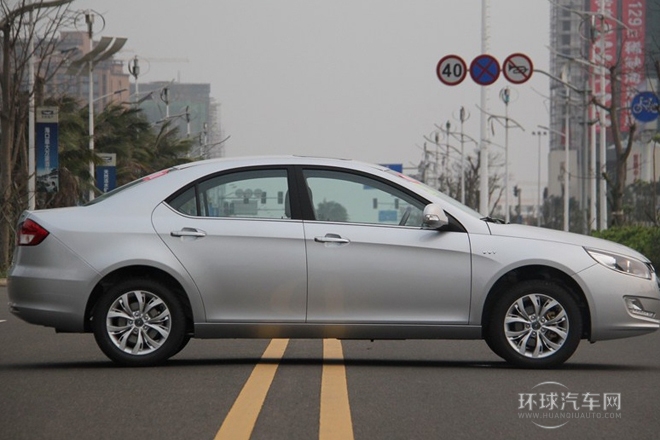 2014款 1.8L 自動尊逸型