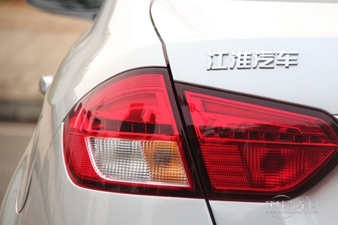 2014款 1.8L 自動尊逸型