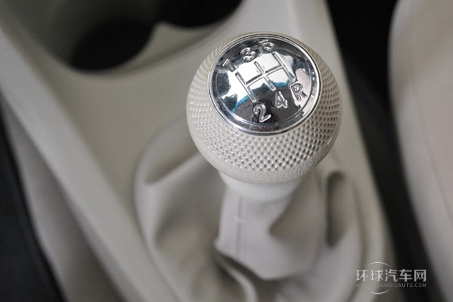 2014款 1.3L 手動(dòng)尊貴型