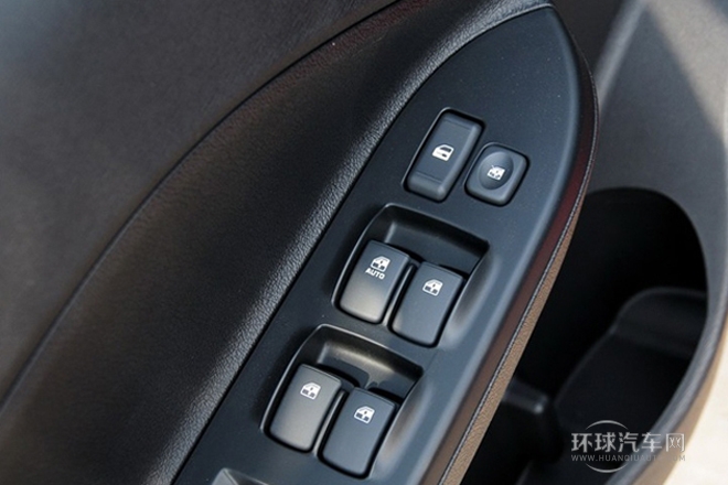 2014款 CROSS 1.3L 手動豪華型