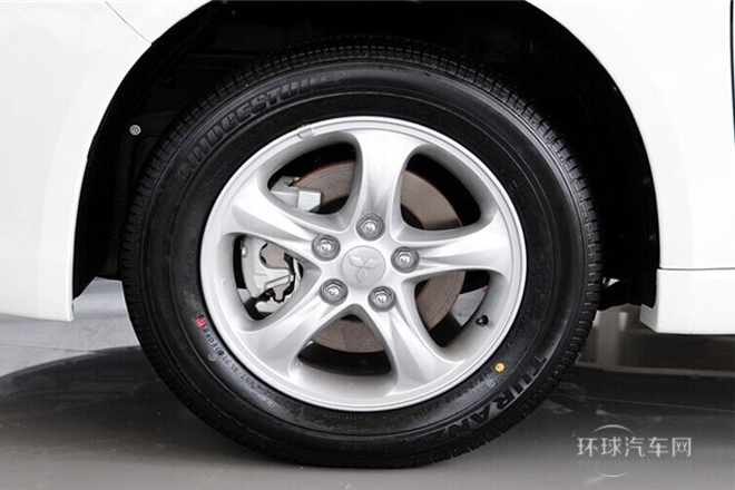 2009款 2.4 七座豪華版