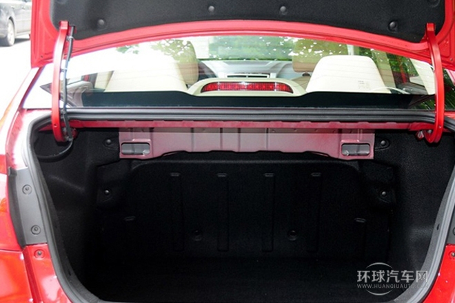 2013款 1.5L 手動(dòng)豪華型