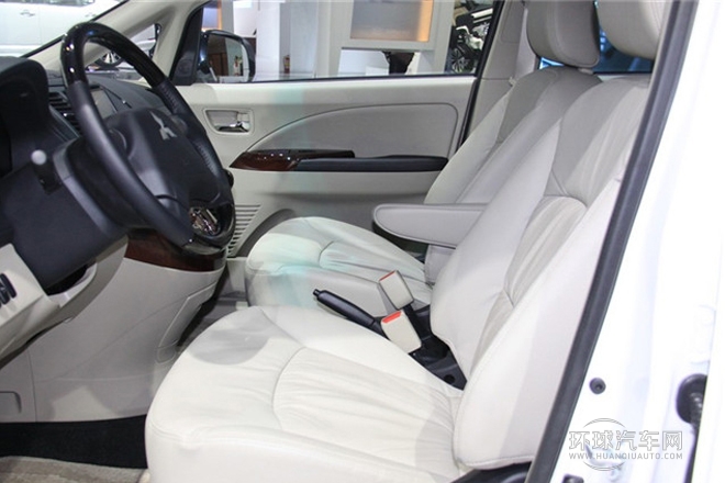 2009款 2.4 七座豪華版