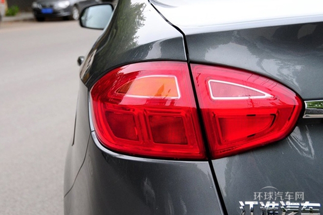 2013款 1.5L 手動舒適型