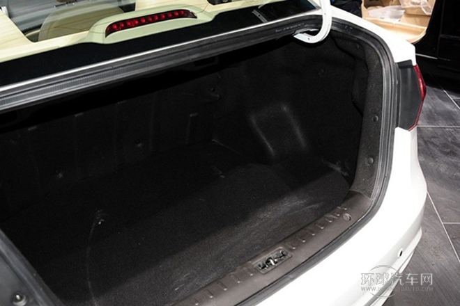 2013款 1.5L 手動尊貴型