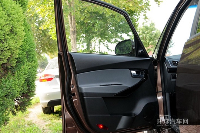 2013款 1.5L MT豪華型