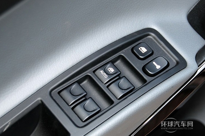 2013款 1.5L MT豪華型