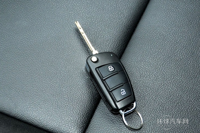 2013款 1.5L MT豪華型