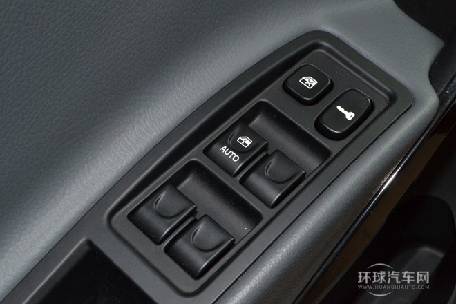 2013款 1.8L AT豪華型