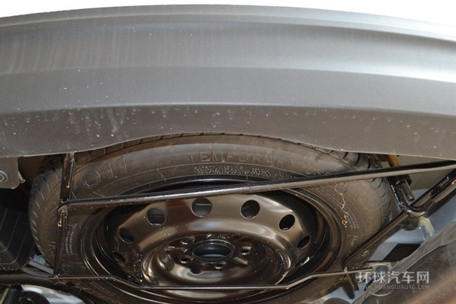 2013款 1.8L AT豪華型