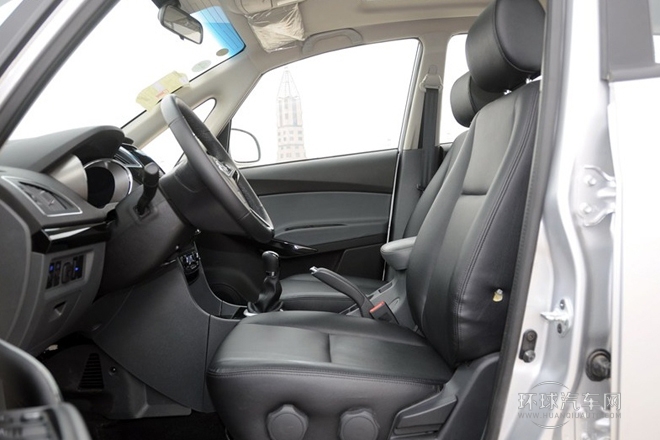 2013款 1.8L MT豪華型