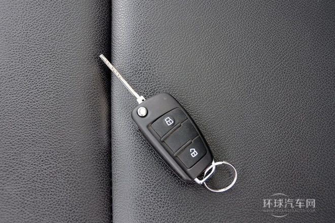 2013款 1.8L MT豪華型