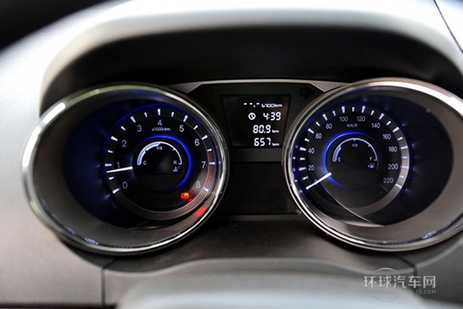 2013款 1.8L MT尊貴型