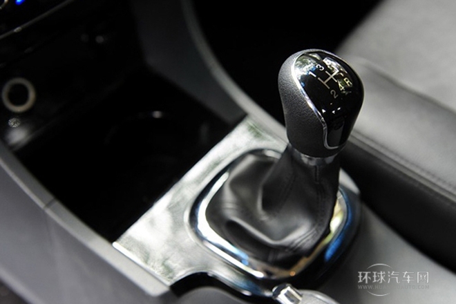 2013款 1.8L MT尊貴型