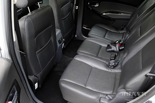 2013款 1.8L MT尊貴型