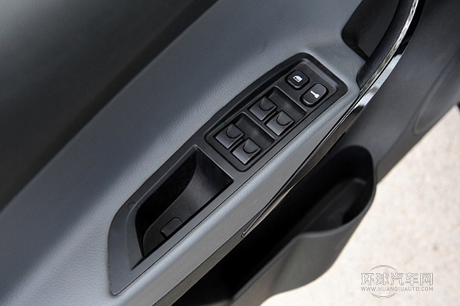 2013款 1.8L MT尊貴型