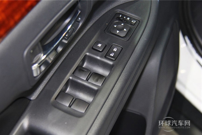 2013款 2.0L 兩驅運動導航版 5座