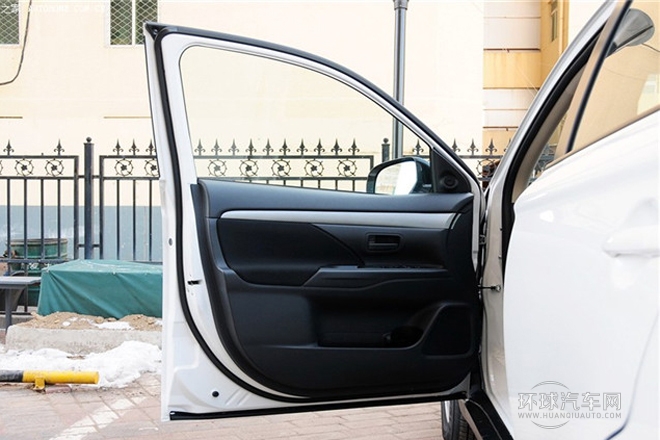 2013款 2.0L 兩驅運動導航版 5座