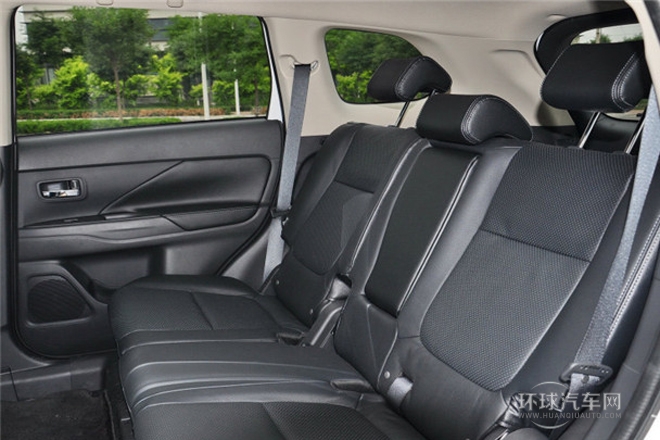 2013款 2.0L 四驅(qū)都市導(dǎo)航版 5座