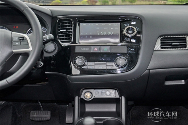 2013款 2.0L 四驅都市導航版 5座