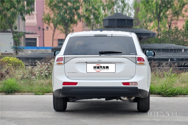 2013款 2.0L 四驅都市導航版 5座